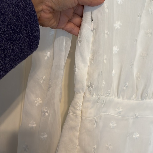 WHITE FLORAL ROMPER WITH BELL SLEEVES - Picture 6 of 14